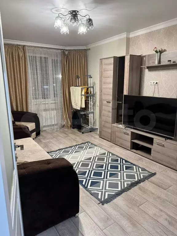 2-к. квартира, 60 м, 2/18 эт. - Фото 1