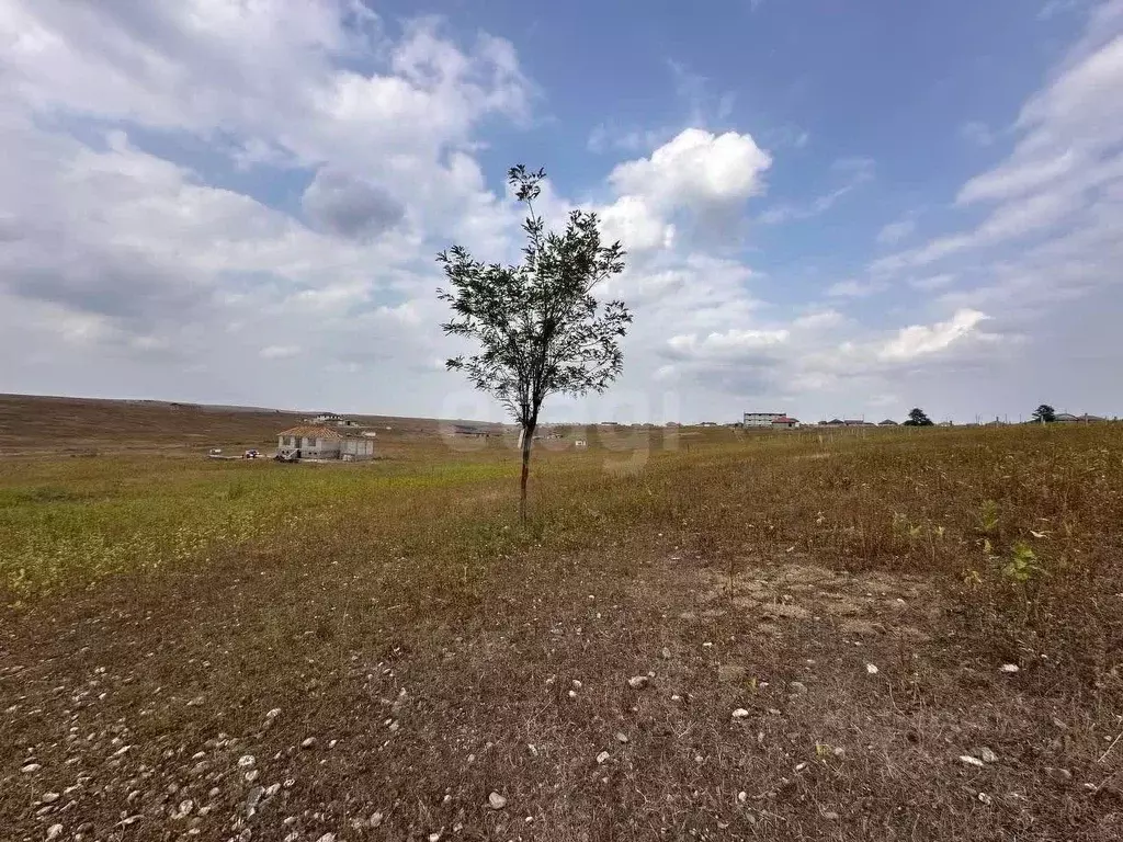 Участок в Ингушетия, Назрань Центральный административный округ, ул. ... - Фото 1