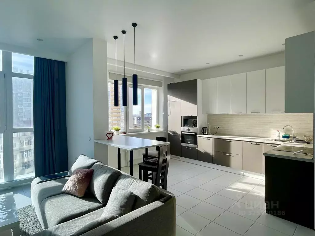 2-к кв. Татарстан, Казань ул. Павлюхина, 110В (64.0 м) - Фото 1