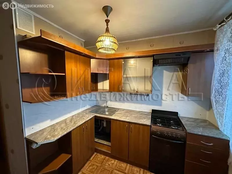 3-комнатная квартира: деревня Ущевицы, 19 (71 м) - Фото 0