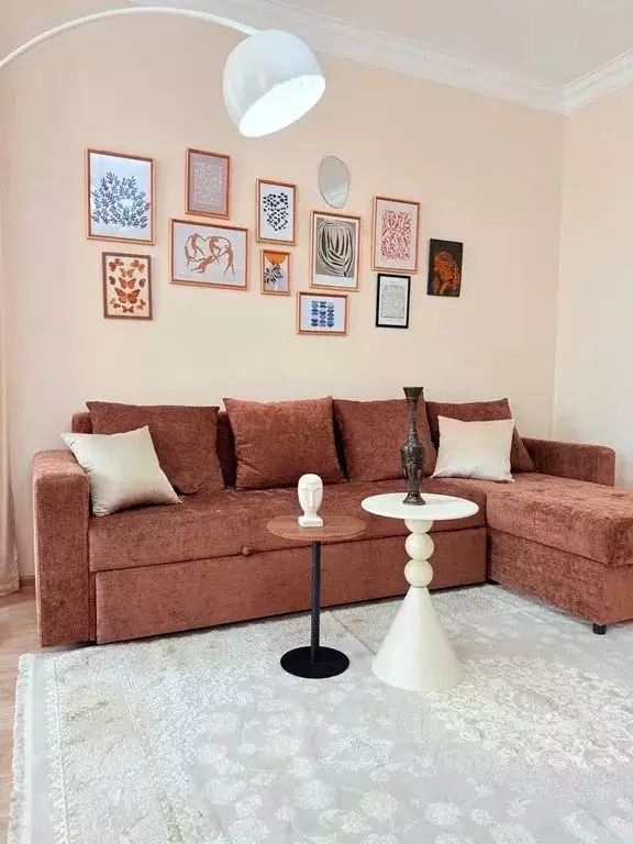 2-к кв. Дагестан, Каспийск просп. Акулиничева, 4 (100.0 м) - Фото 0