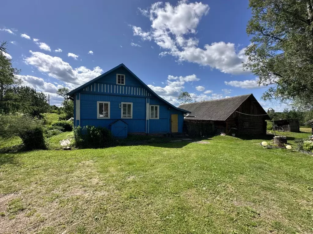 Дом в Псковская область, Пушкиногорье городское поселение, д. Михново  ... - Фото 0
