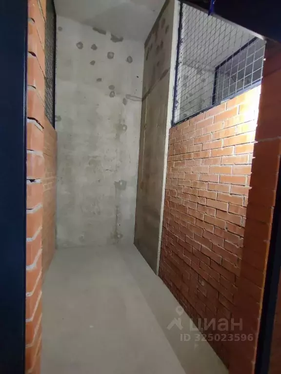 Гараж в Санкт-Петербург ул. Среднерогатская, 11к2 (4 м) - Фото 1