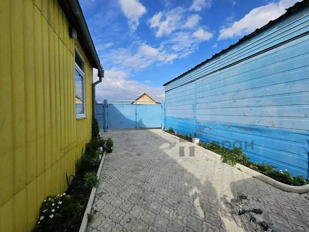 Дом в Челябинская область, с. Октябрьское ул. Советская, 149 (104 м) - Фото 1