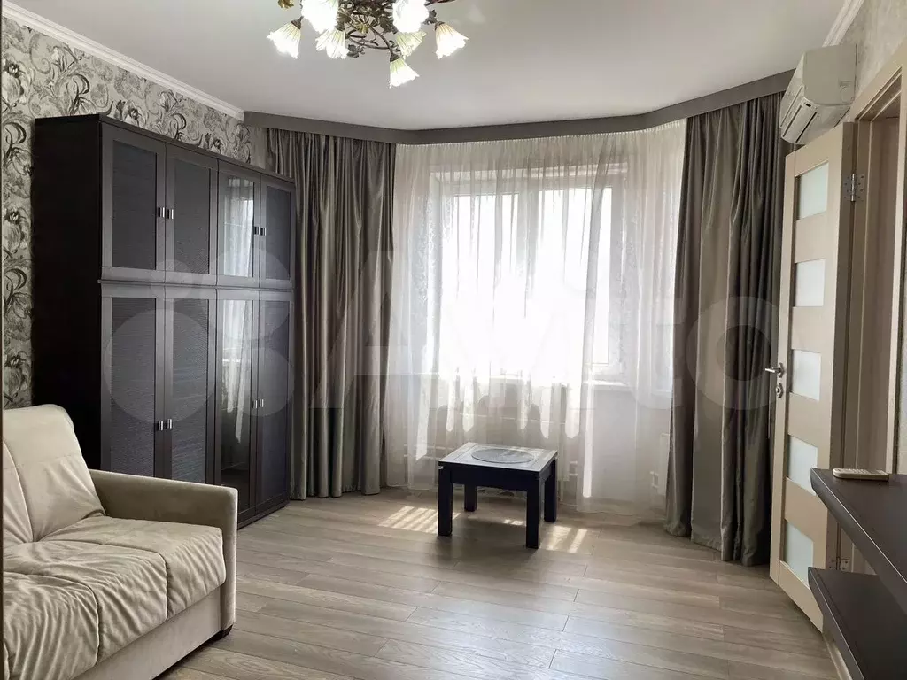 2-к. квартира, 60 м, 8/17 эт. - Фото 0