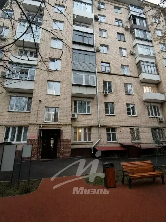 Продается комната в 3-комнатной квартире - Фото 1