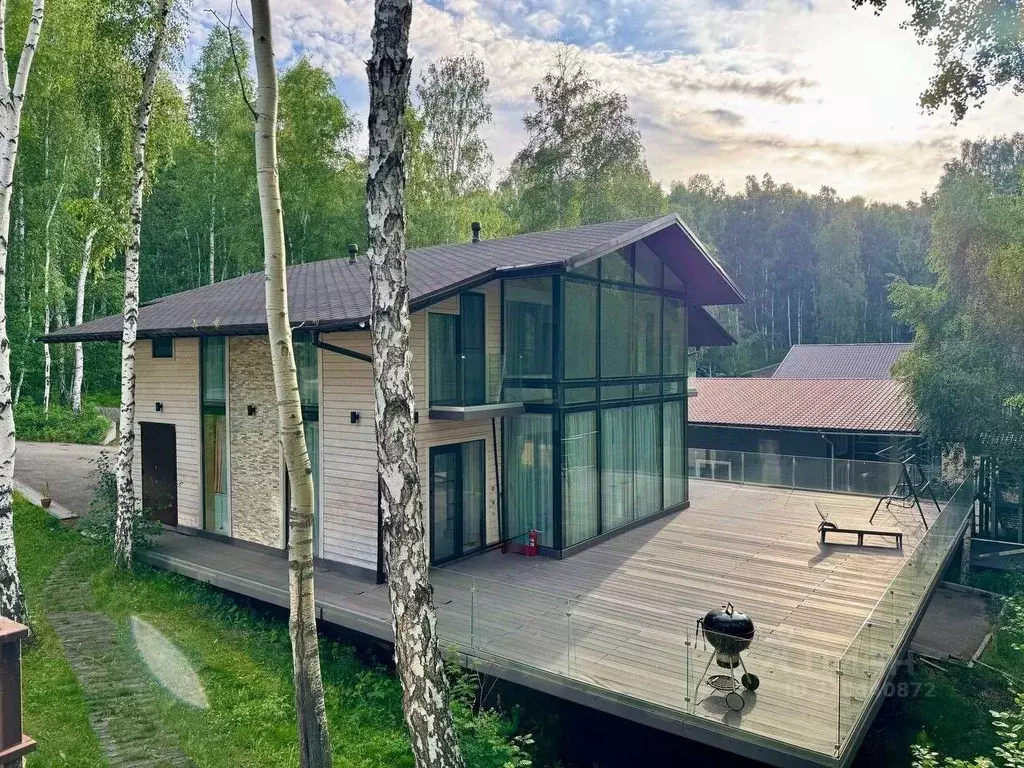 Дом в Иркутская область, Иркутск  (250 м) - Фото 1