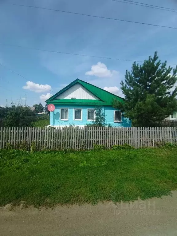Дом в Оренбургская область, Кувандыкский муниципальный округ, с. ... - Фото 0