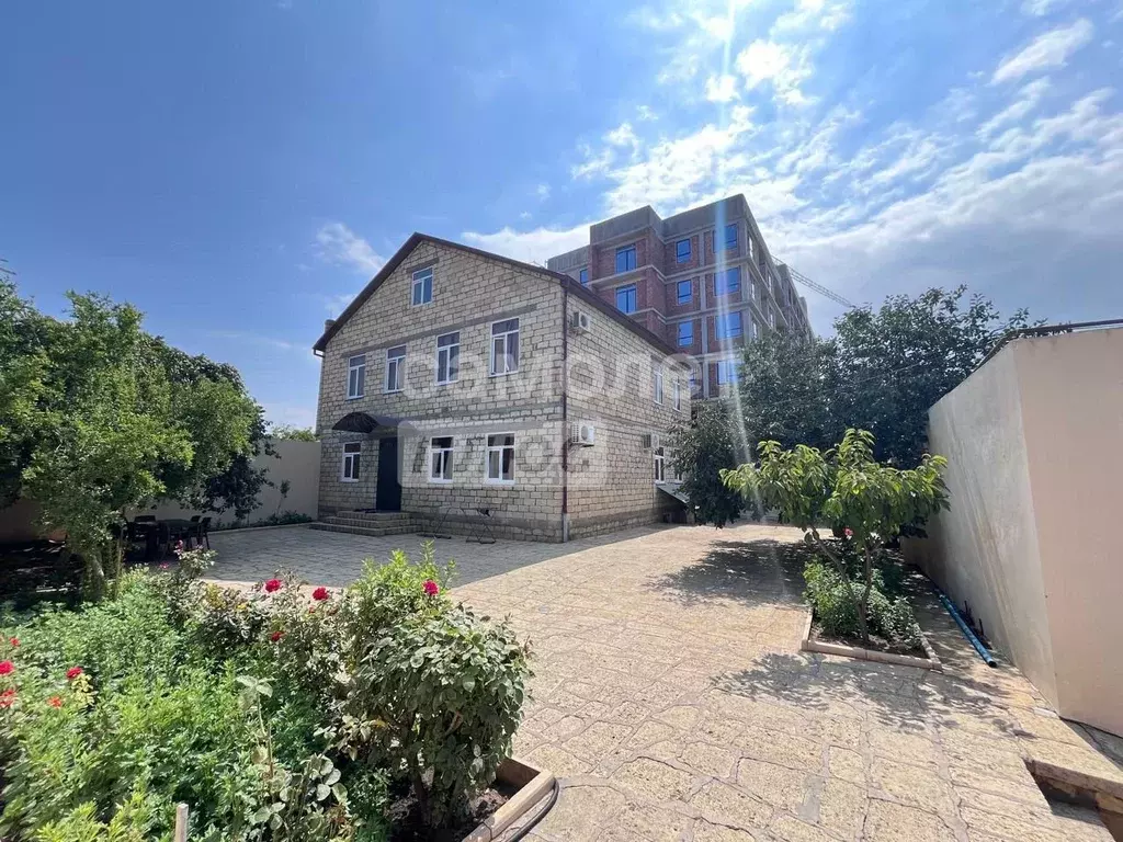 Дом в Дагестан, Дербент ул. Имени Надыра Эмиргамзаева, 42В (240 м) - Фото 1