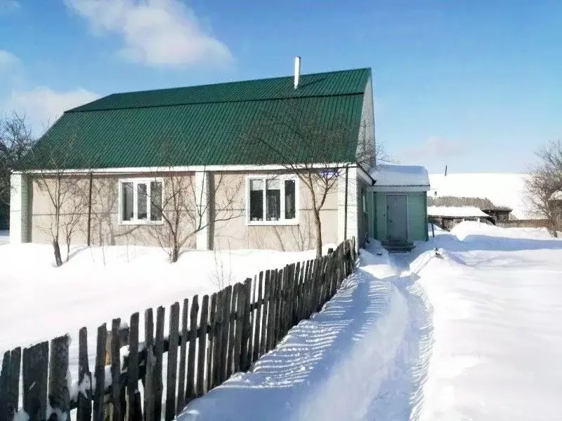 Дом в Пензенская область, Сердобский район, с. Соколка Саратовская ... - Фото 1