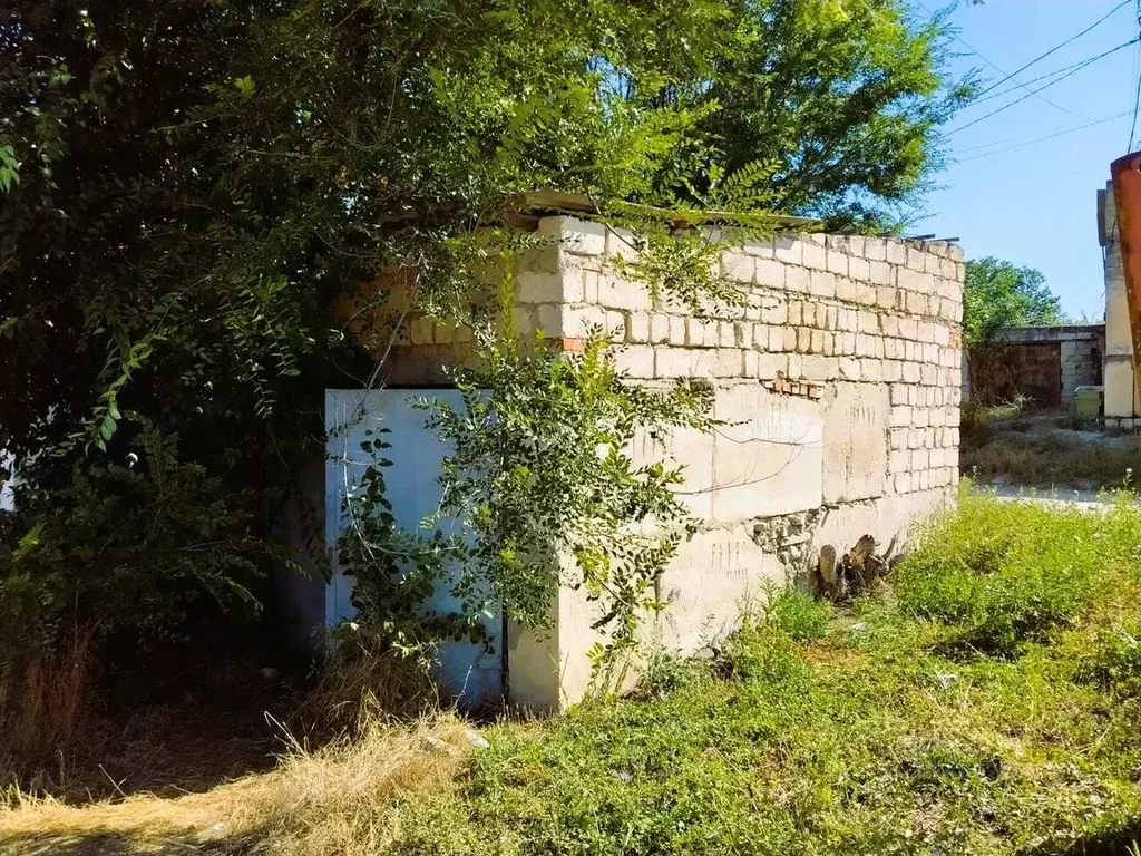 Гараж в Крым, Белогорск ул. Луначарского (40 м) - Фото 1