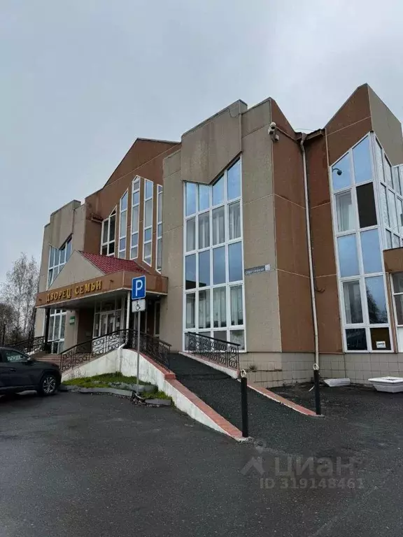 Помещение свободного назначения в Ханты-Мансийский АО, Югорск ... - Фото 0