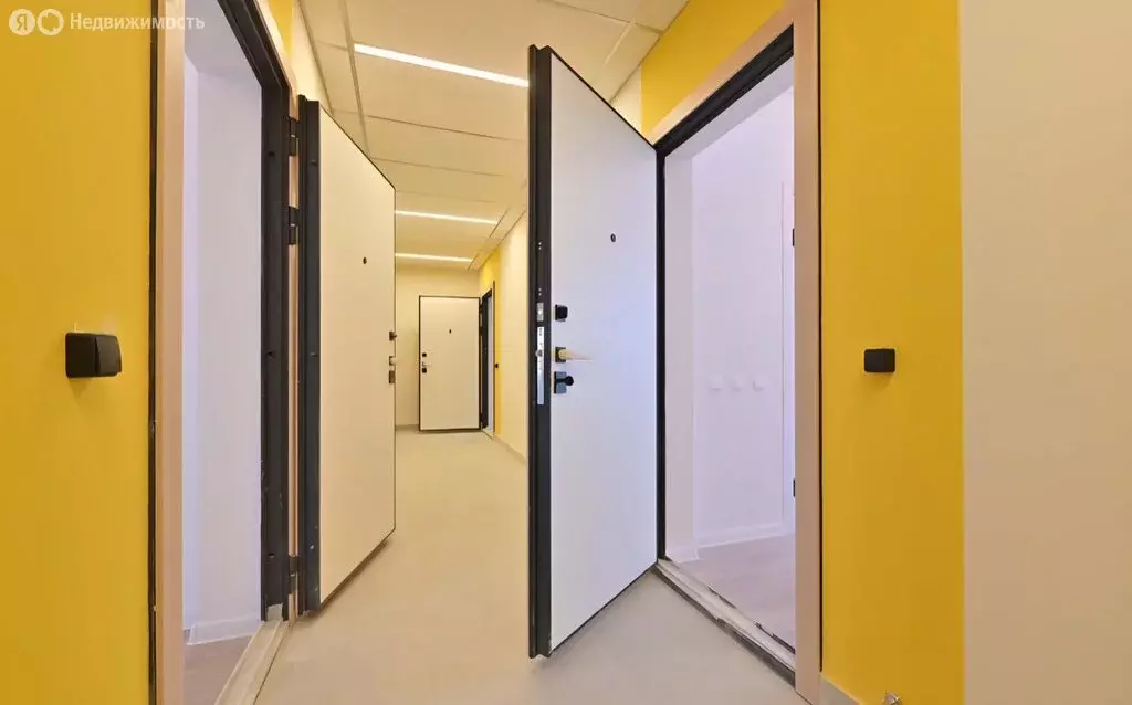 Квартира-студия: Екатеринбург, улица Академика Вонсовского, 93 (22 м) - Фото 2