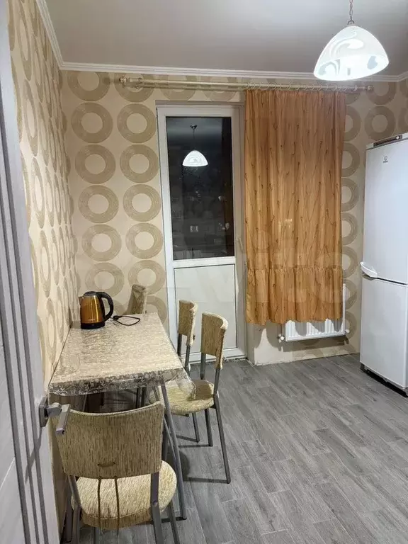 3-к. квартира, 70 м, 3/8 эт. - Фото 1