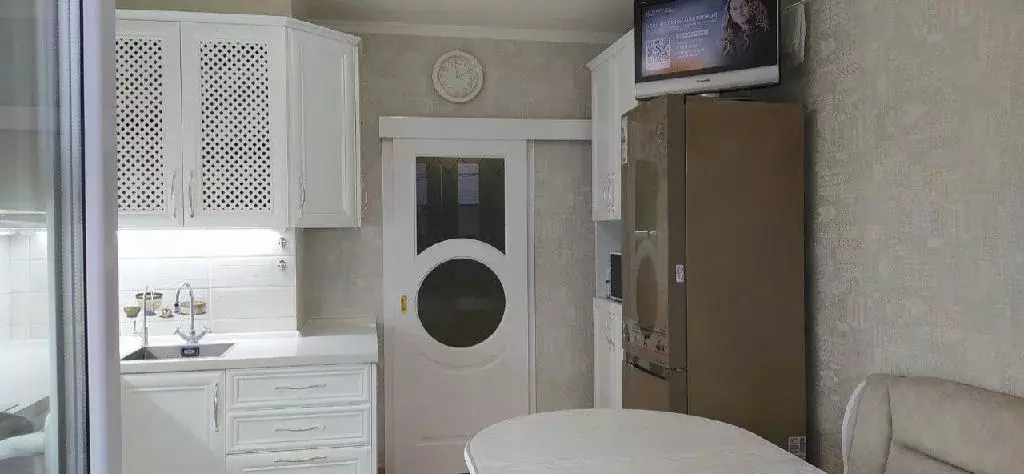 Продается 3-комнатная квартира - Фото 1