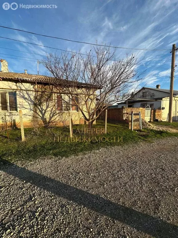 Дом в Сакский район, Вересаевское сельское поселение, село Глинка, ... - Фото 2