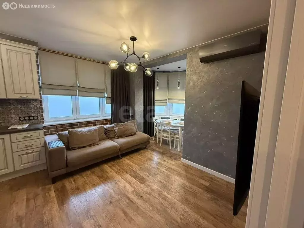 2-комнатная квартира: Нижний Новгород, проспект Гагарина, 118 (70 м) - Фото 1