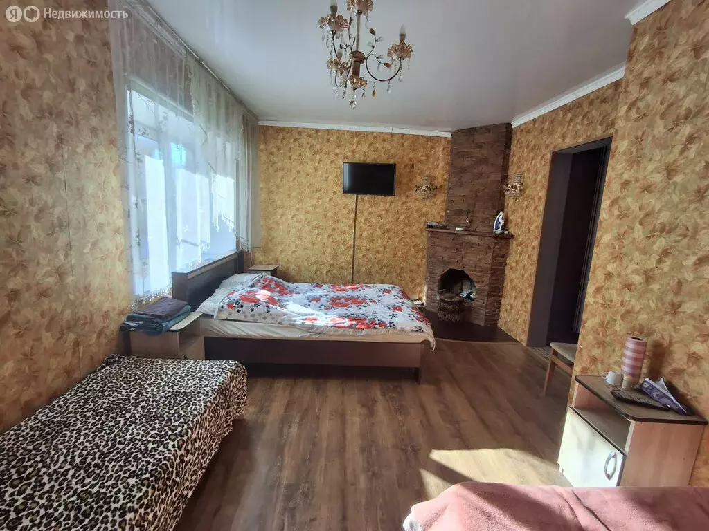 Дом в Ейск, улица Розы Люксембург (212.8 м) - Фото 1