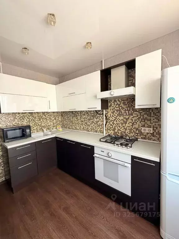 2-к кв. Волгоградская область, Волгоград ул. Елисеева, 15А (51.0 м) - Фото 2