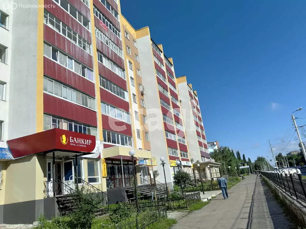 2-комнатная квартира: Стерлитамак, Коммунистическая улица, 32 (51.7 м) - Фото 1