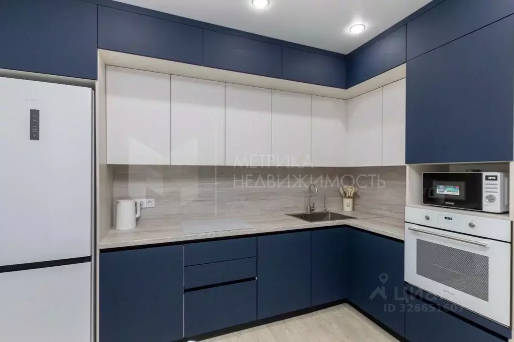 2-к кв. Тюменская область, Тюмень ул. Фармана Салманова, 1 (61.3 м) - Фото 1