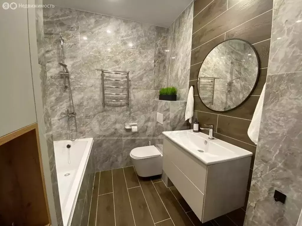 3-комнатная квартира: Тюмень, микрорайон Мыс, улица Ершова, 14 (80 м) - Фото 0