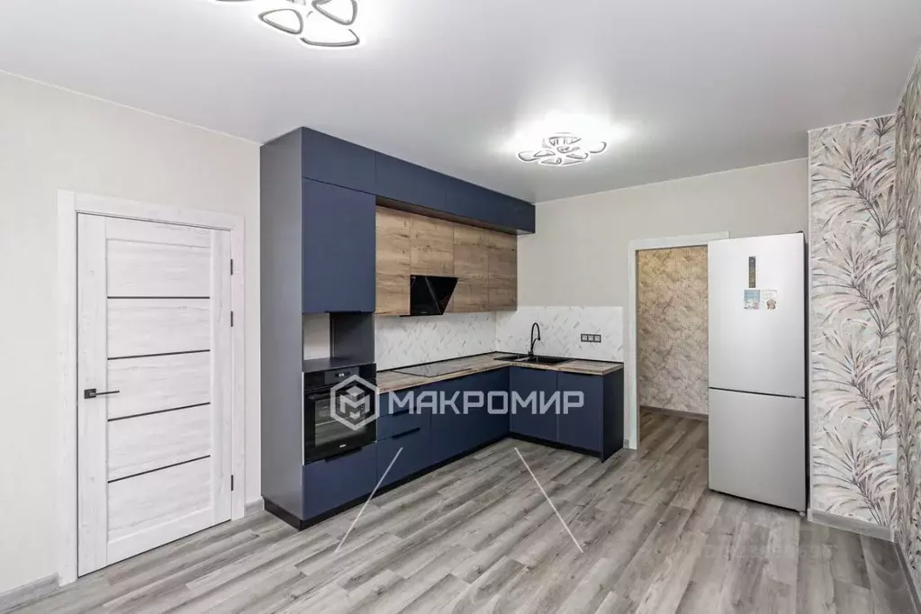 2-к кв. Ханты-Мансийский АО, Сургут Университетская ул., 17 (72.4 м) - Фото 1