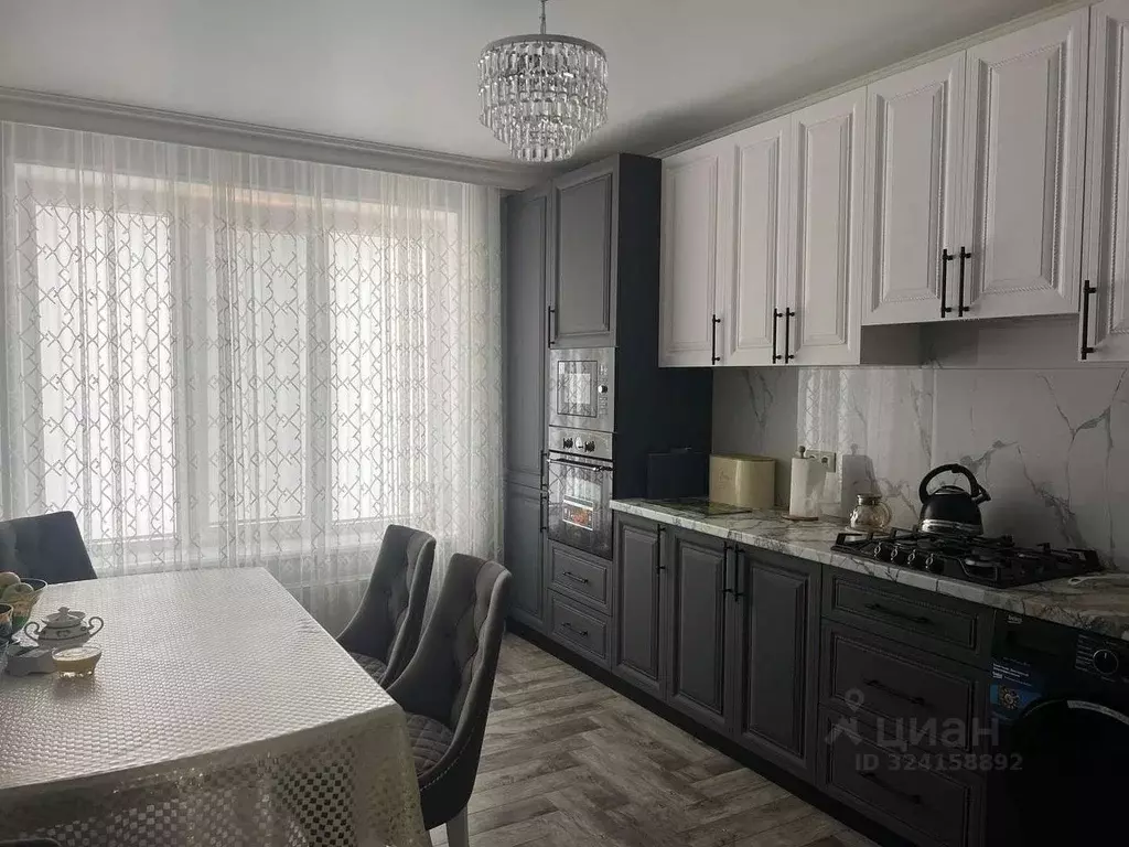 2-к кв. Кабардино-Балкария, Нальчик ул. Шогенова, 77 (70.0 м) - Фото 1