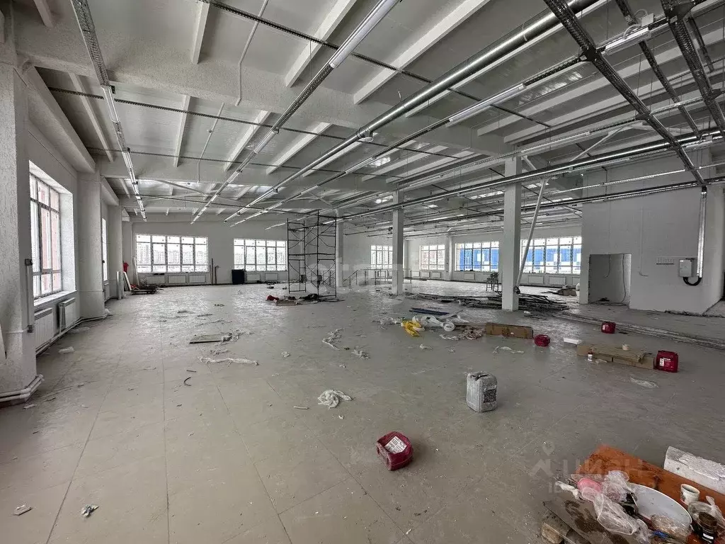 Офис в Ямало-Ненецкий АО, Новый Уренгой ул. Геологоразведчиков, 11 ... - Фото 1