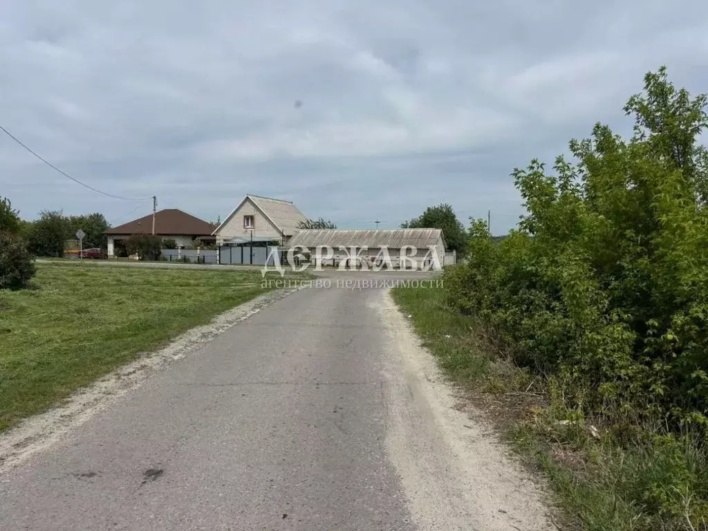 Участок в Белгородская область, Старооскольский городской округ, с. ... - Фото 1