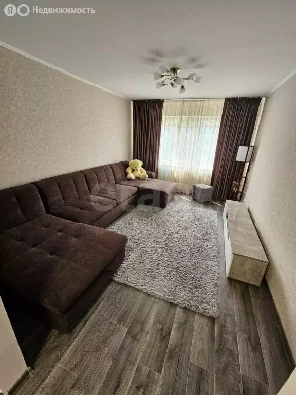 3-комнатная квартира: Калининград, улица Аллея Смелых, 72 (63 м) - Фото 0