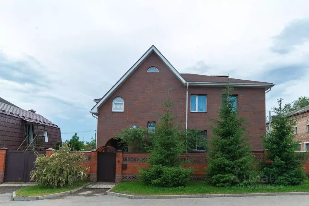 Коттедж в Ульяновская область, Ульяновск ул. Ломоносова, 1А (300 м) - Фото 1