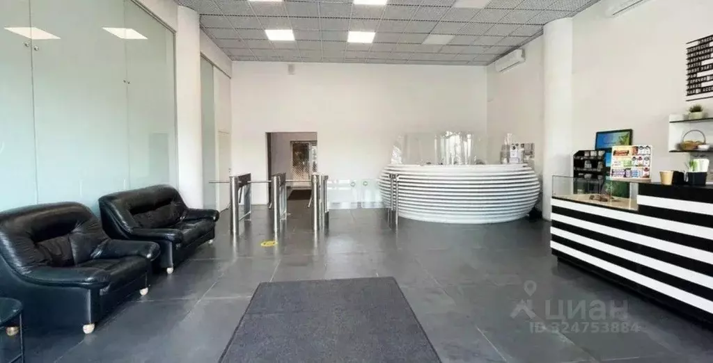 Офис в Санкт-Петербург Октябрьская наб., 10к1 (750 м) - Фото 1