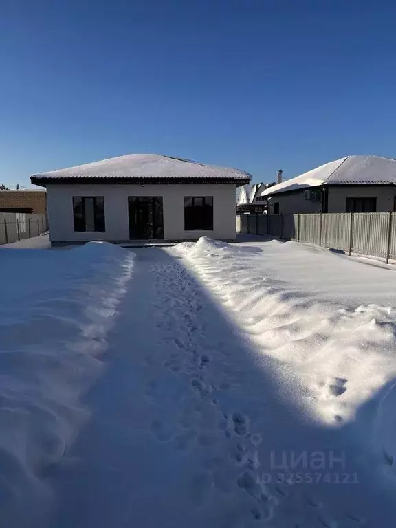 Дом в Челябинская область, с. Еткуль ул. Новая (100 м) - Фото 1