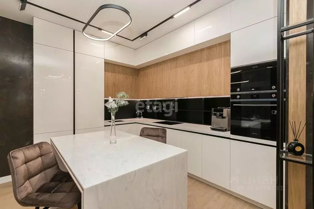 3-к кв. Тюменская область, Тюмень Первомайская ул., 1А (144.0 м) - Фото 1