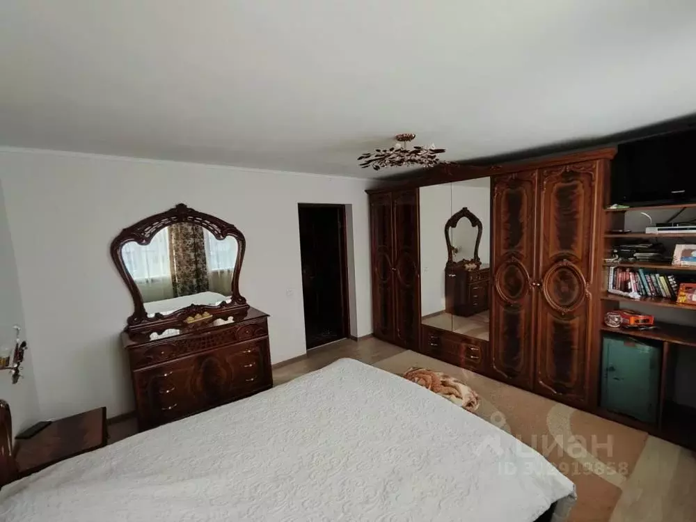 Дом в Омская область, Омский район, с. Розовка ул. Пушкина, 2 (258 м) - Фото 1