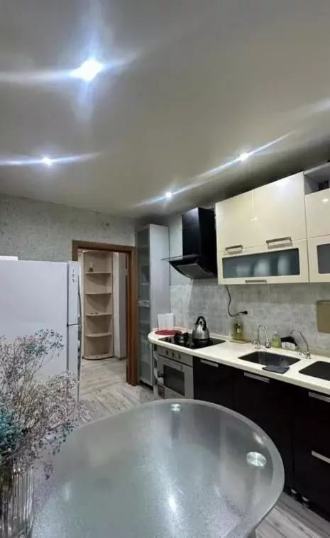 Квартира, 3 комнаты, 64.2 м - Фото 0