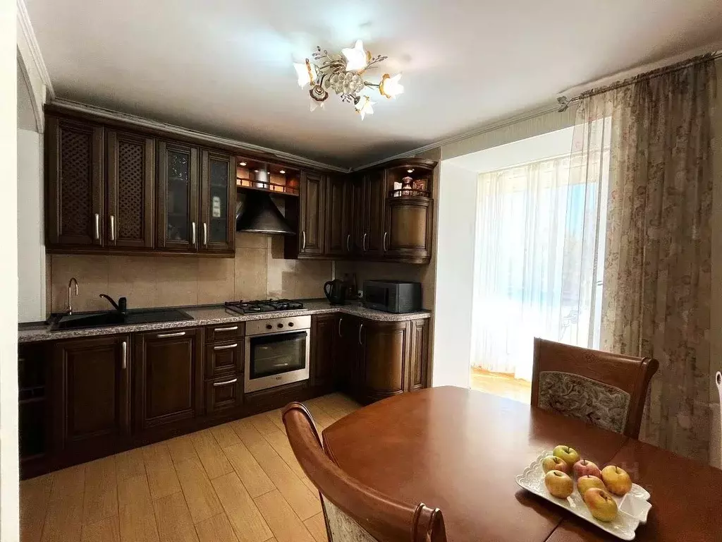 2-к кв. Севастополь просп. Генерала Острякова, 120 (56.3 м) - Фото 0