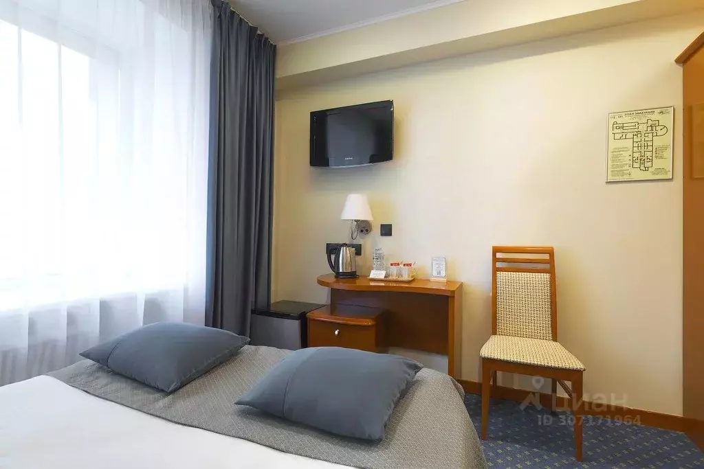 Комната Москва ул. Усачева, 35С1 (13.0 м) - Фото 1