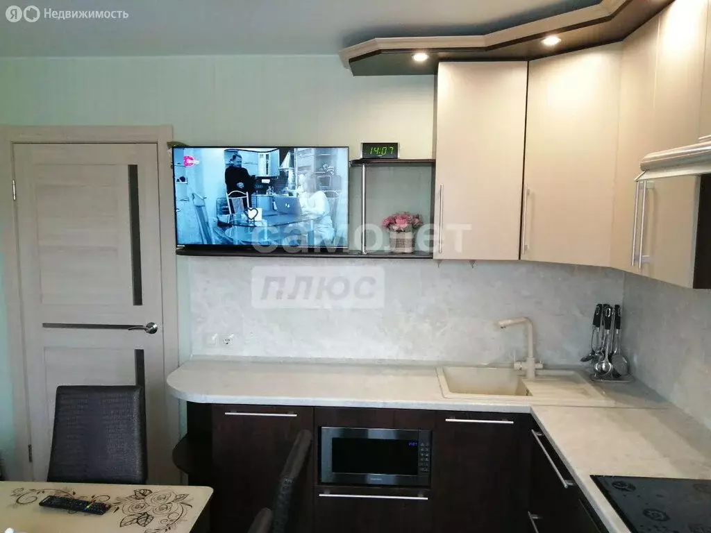 1-комнатная квартира: Тюмень, улица Избышева, 8 (36 м) - Фото 1
