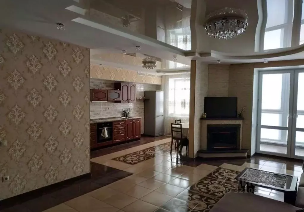 2-к кв. Омская область, Омск ул. Булгакова, 4 (75.0 м) - Фото 0