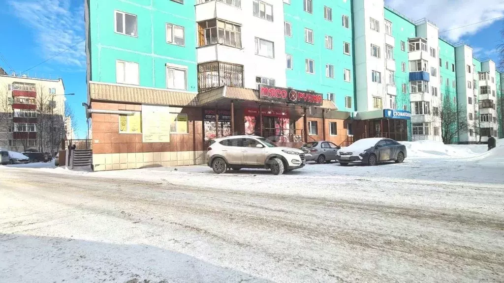 Торговая площадь в Ханты-Мансийский ао, Сургут ул. Островского (163.0 . - Фото 0