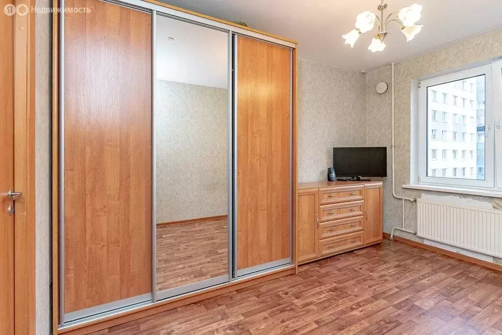 3-комнатная квартира: Санкт-Петербург, улица Маршала Казакова, 68к1 ... - Фото 1