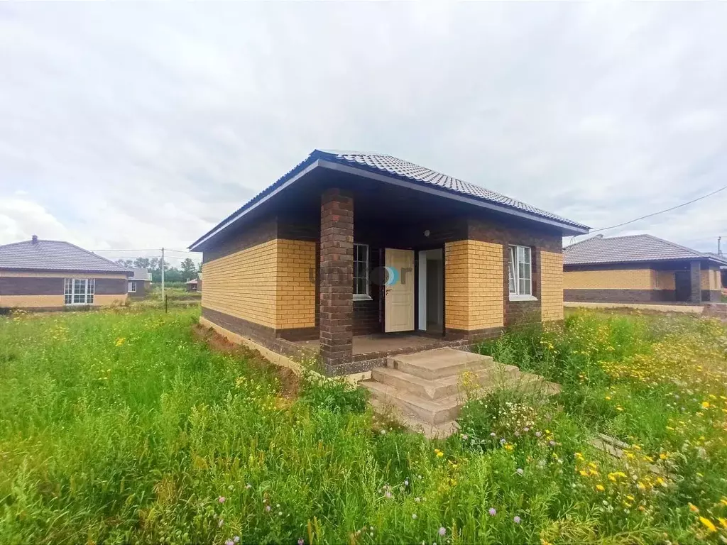 Дом в Башкортостан, Уфимский район, Дмитриевский сельсовет, д. ... - Фото 1