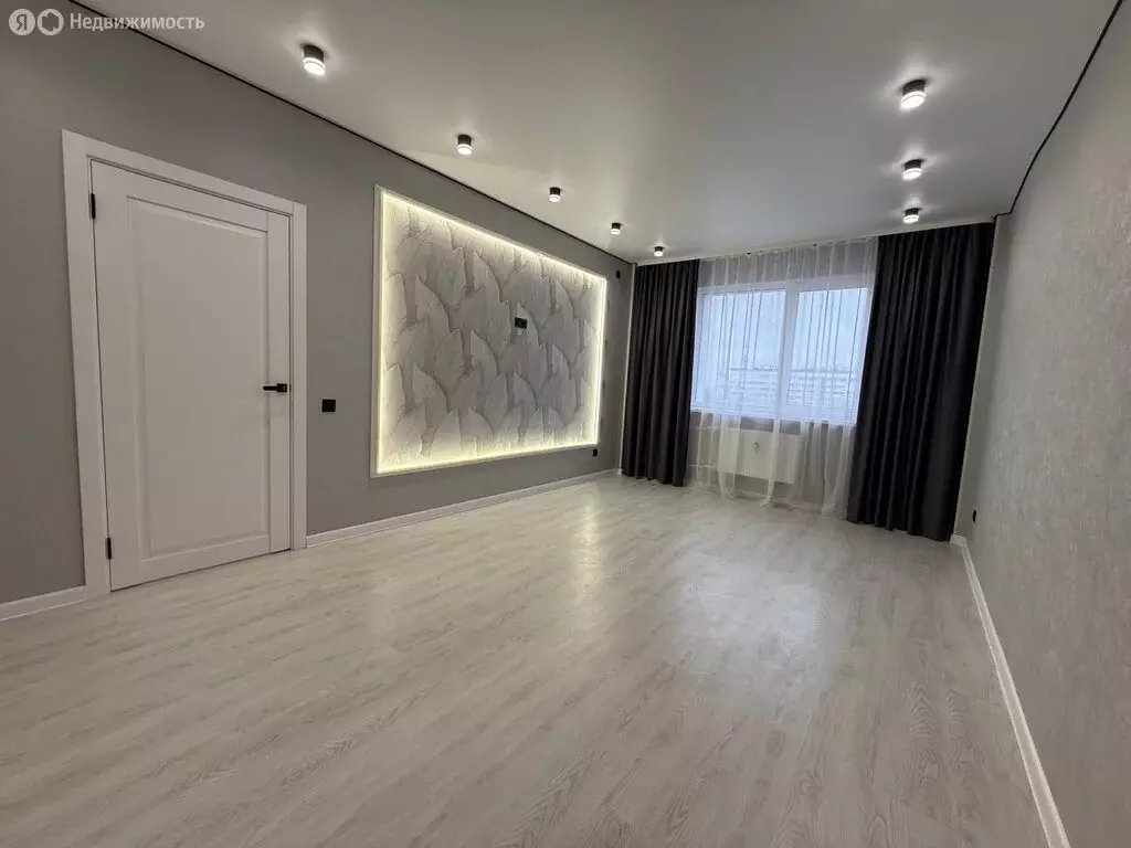 2-комнатная квартира: Оренбург, улица Фронтовиков, 10/4 (62 м) - Фото 1