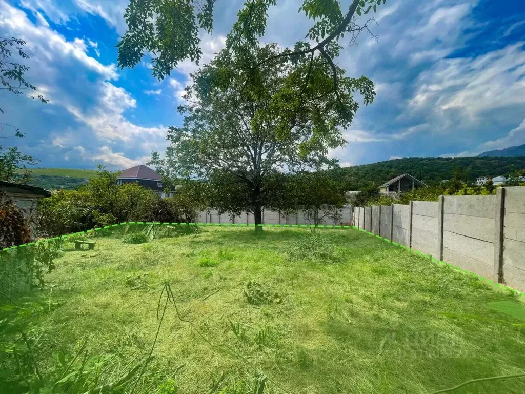 Участок в Крым, Алушта ул. Брусничная (6.0 сот.) - Фото 1