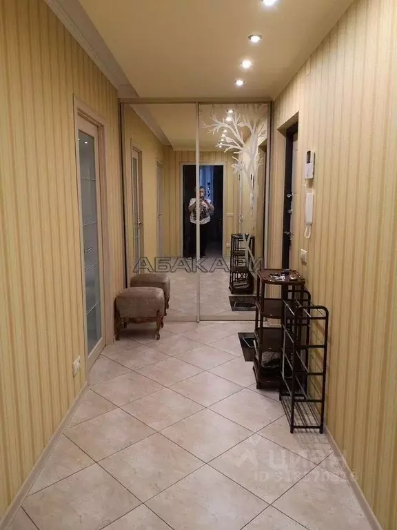 2-к кв. Красноярский край, Красноярск Новосибирская ул., 1А (65.0 м) - Фото 0