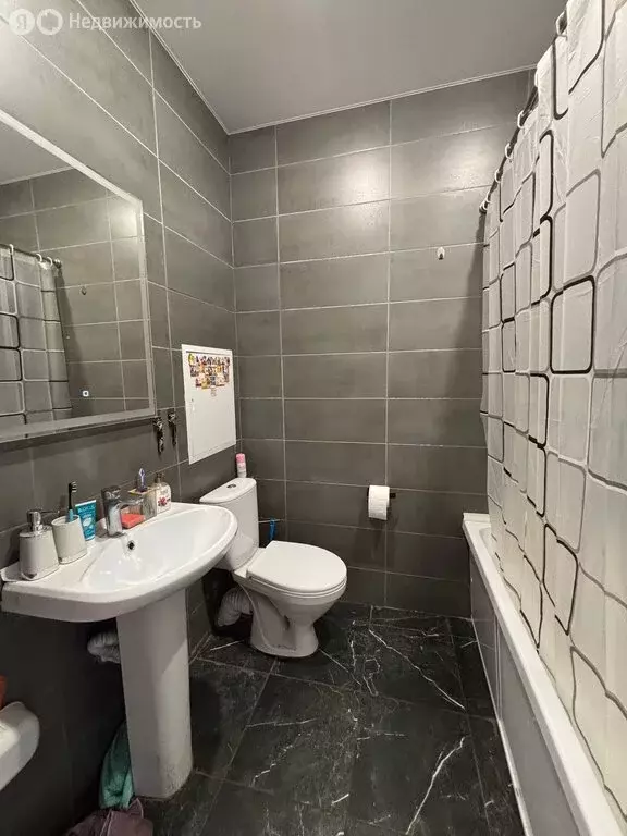 2-комнатная квартира: посёлок городского типа Андреевка, 33Б (60 м) - Фото 1