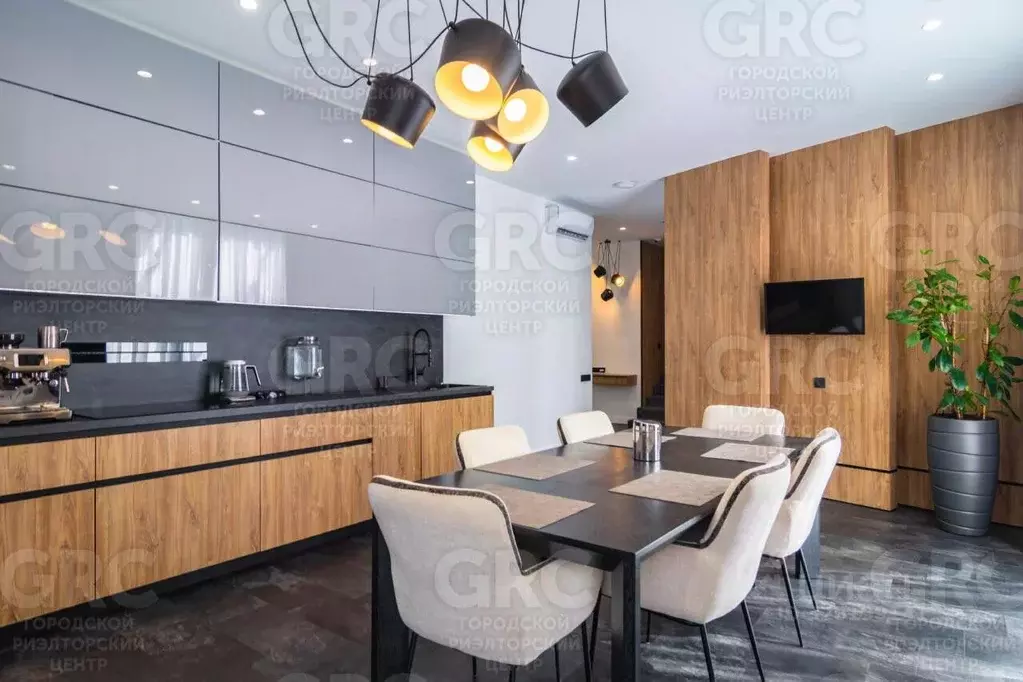 Дом в Краснодарский край, Сочи Береговая ул., 8/48 (372 м) - Фото 1