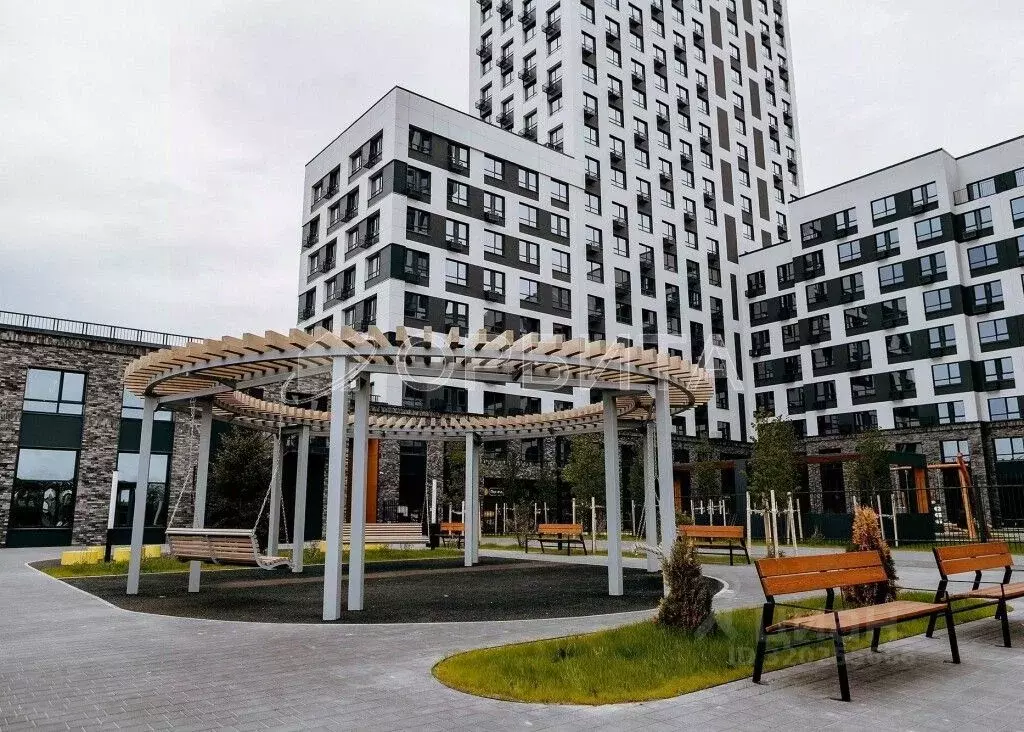 2-к кв. Тюменская область, Тюмень ул. Ветеранов Труда, 36к1 (57.4 м) - Фото 0